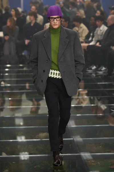 Look 12